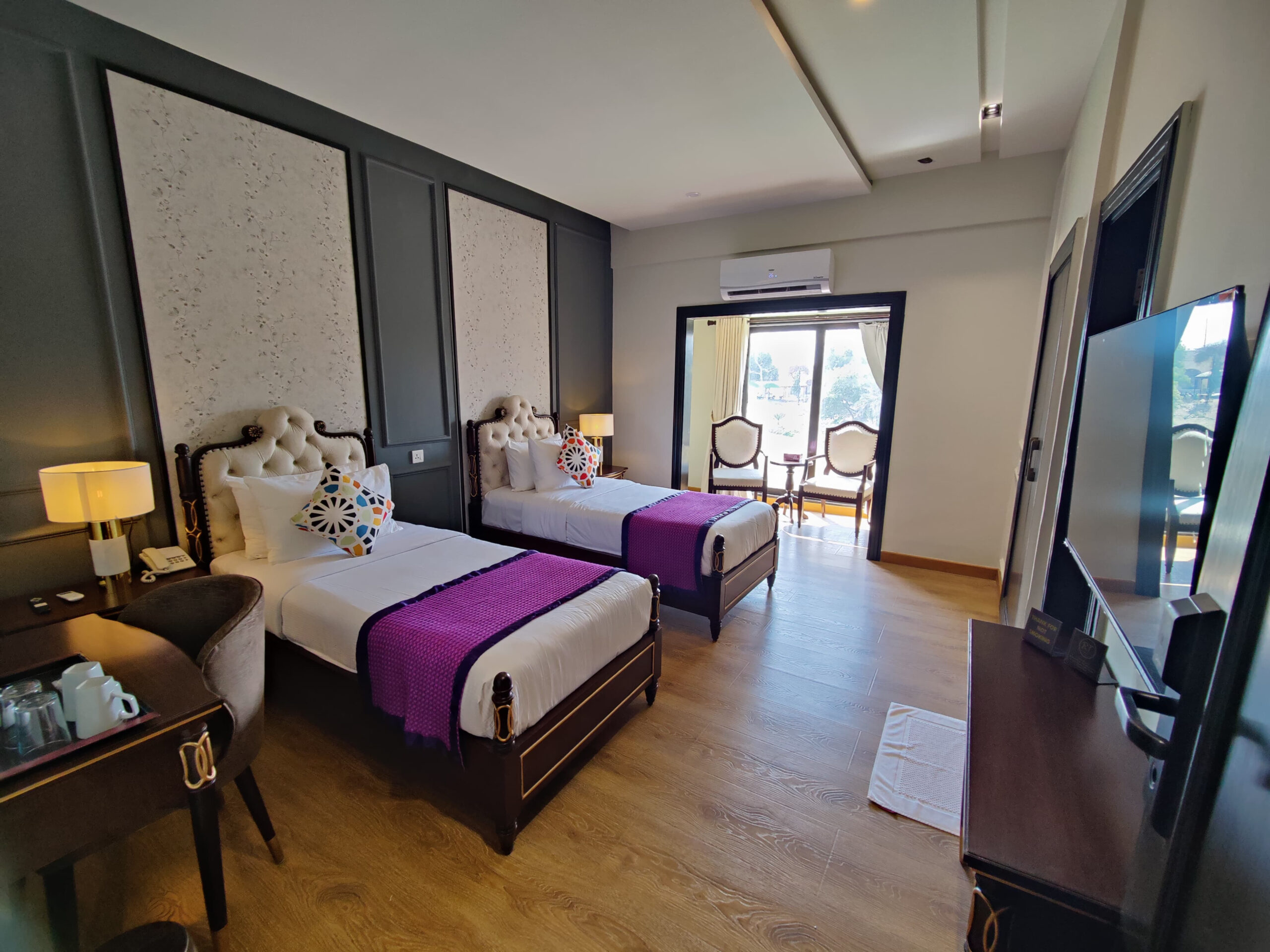 Deluxe Rooms - RT Hotels