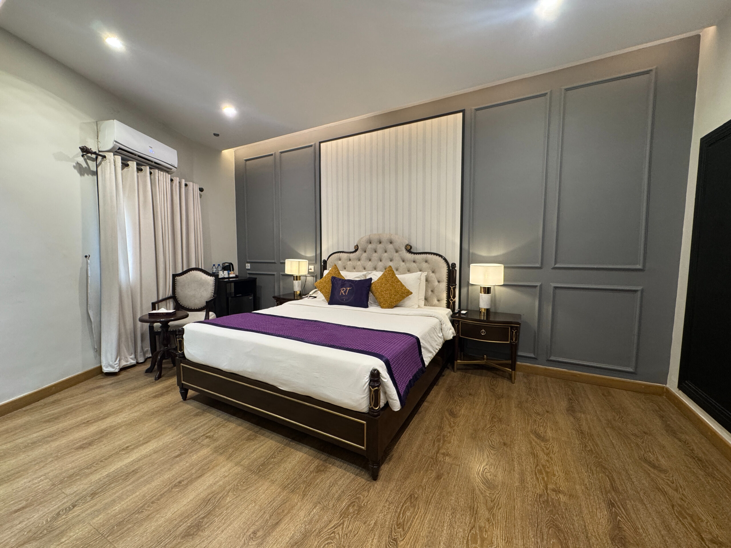 Deluxe Rooms - RT Hotels