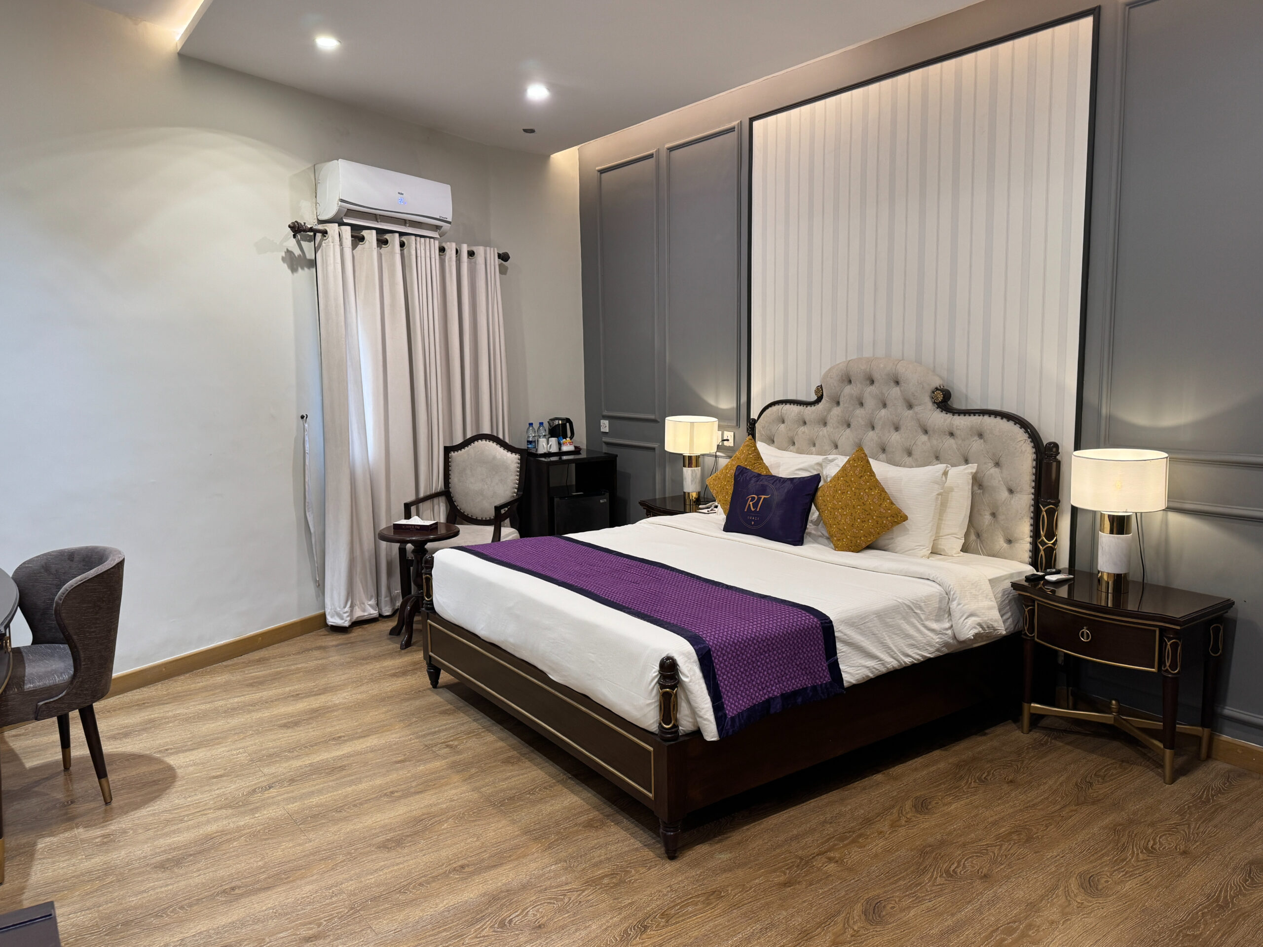 Deluxe Rooms - RT Hotels